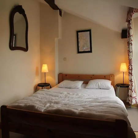 Castle Retreat, 度假居